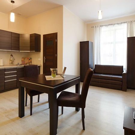 Apart-Lux Aparthotel Битом Екстериор снимка